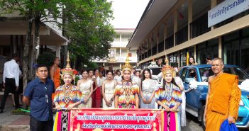 ภาพบรรยากาศ มจร สุราษฎร์ธานี ห้องเรียนวัดพัฒนาราม แห่เทียนพรรษา 21-7-61